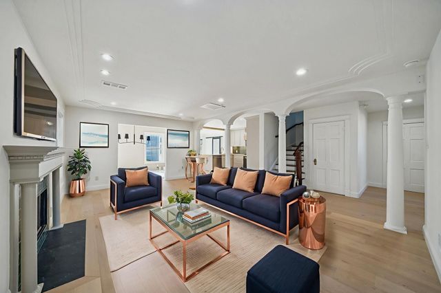 819 Azalea Street, Houston, TX 77018