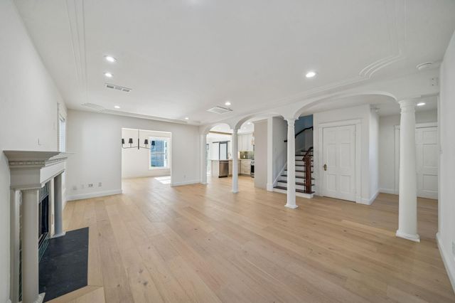 819 Azalea Street, Houston, TX 77018