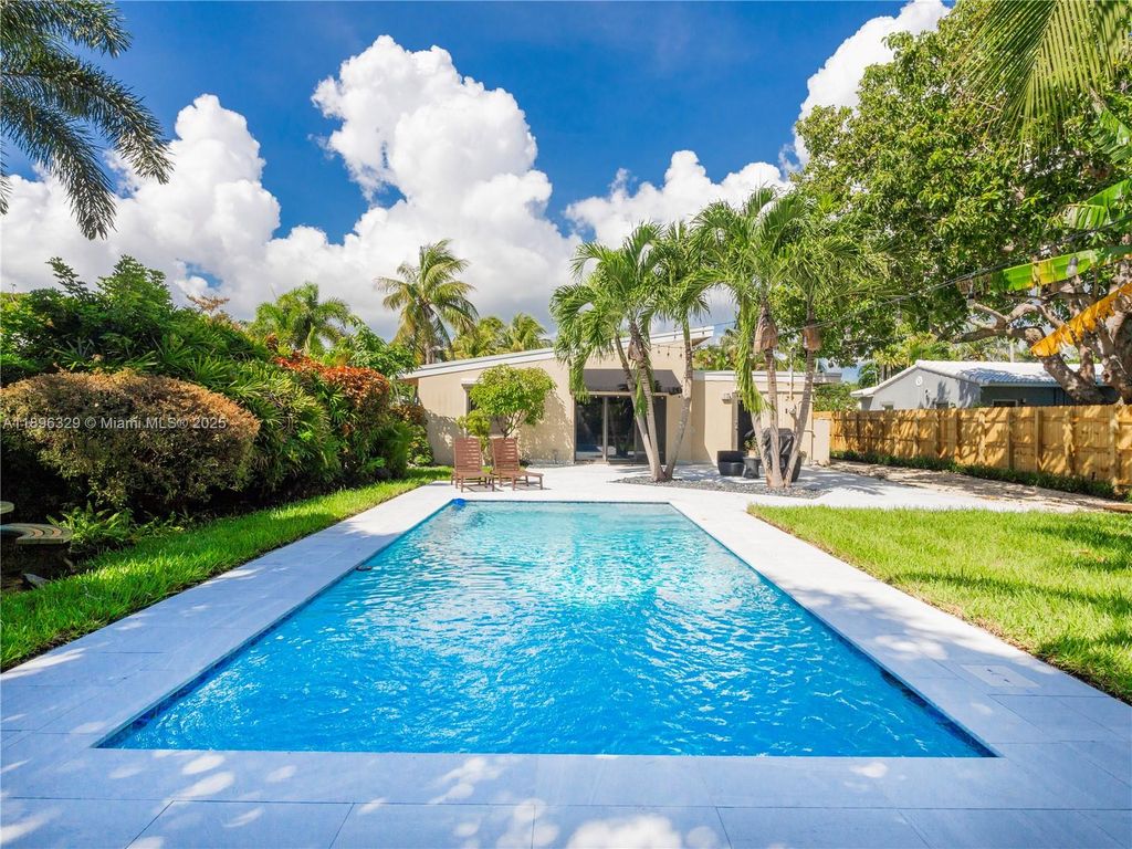 1212 NE 17th Ter, Fort Lauderdale, FL 33304