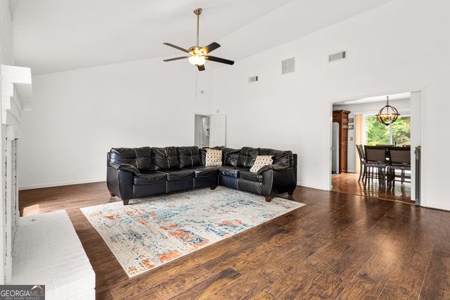1631 Rose Garden Lane, Loganville, GA 30052