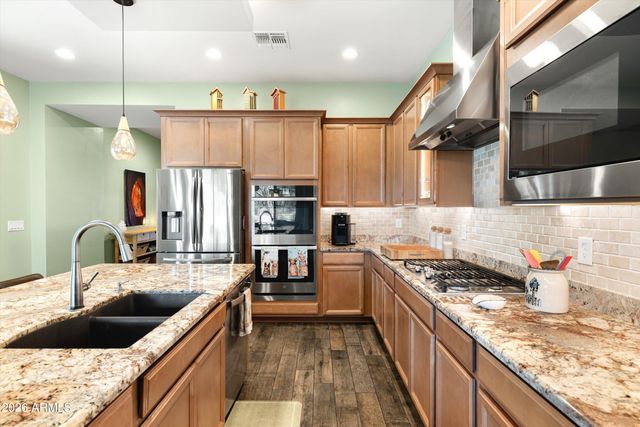930 E PASEO Way, Phoenix, AZ 85042
