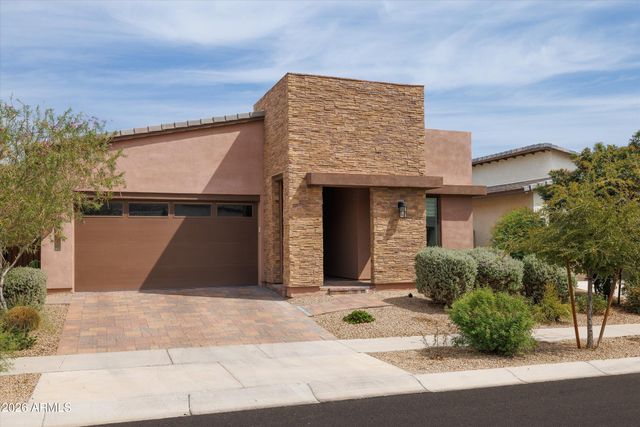 930 E PASEO Way, Phoenix, AZ 85042