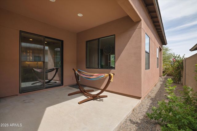 930 E PASEO Way, Phoenix, AZ 85042