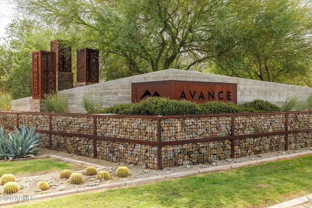 930 E PASEO Way, Phoenix, AZ 85042