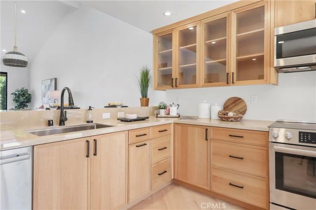 76238 Honeysuckle Drive, Palm Desert, CA 92211