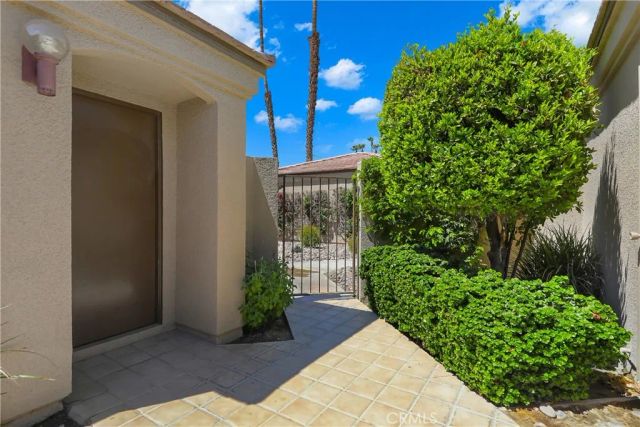 76238 Honeysuckle Drive, Palm Desert, CA 92211