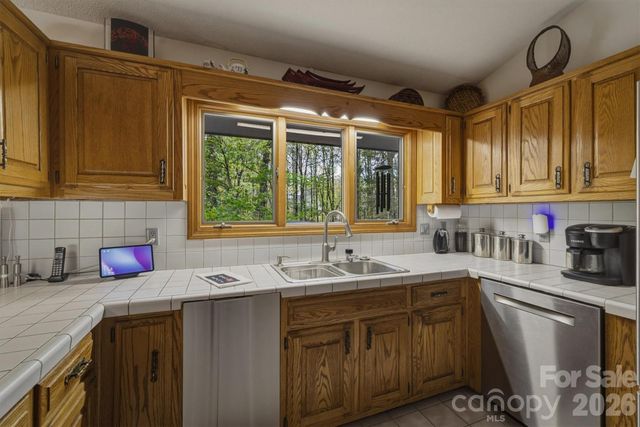 122 Lake Club Drive, Nebo, NC 28761