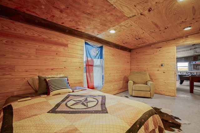 1099 Private Road 1061, Paige, TX 78659