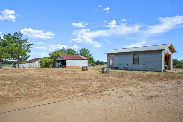 1099 Private Road 1061, Paige, TX 78659