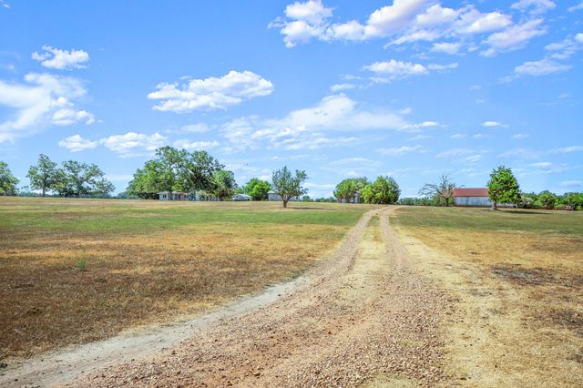 1099 Private Road 1061, Paige, TX 78659