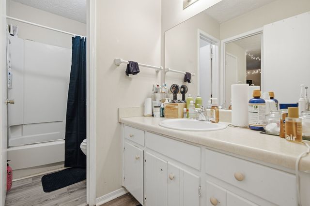 301 Andrew Jackson Pl, Hermitage, TN 37076