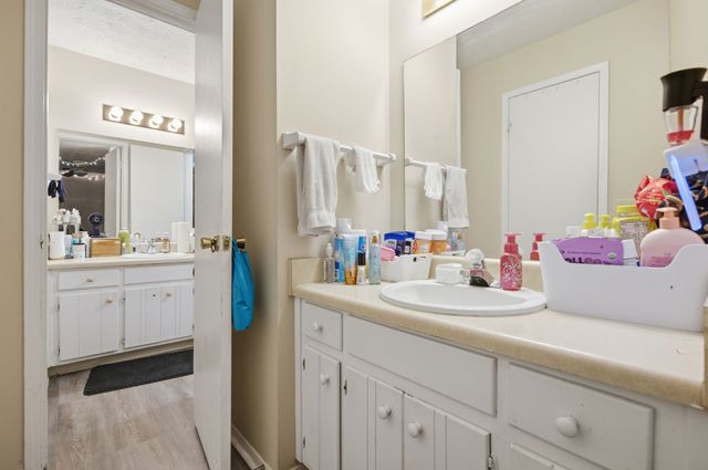 301 Andrew Jackson Pl, Hermitage, TN 37076