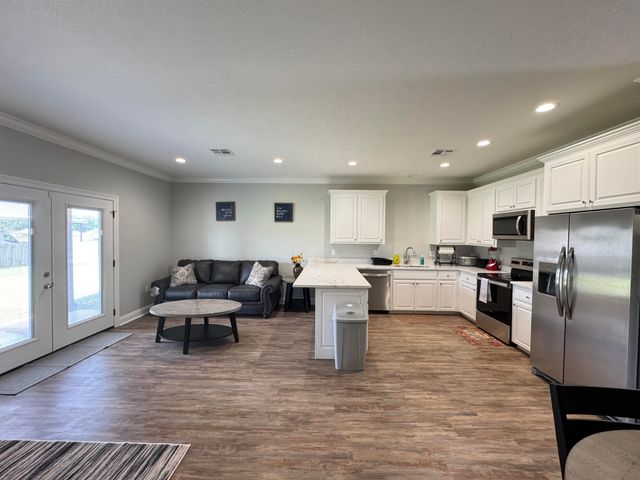 1928 Schovall Cir, Deridder, LA 70634