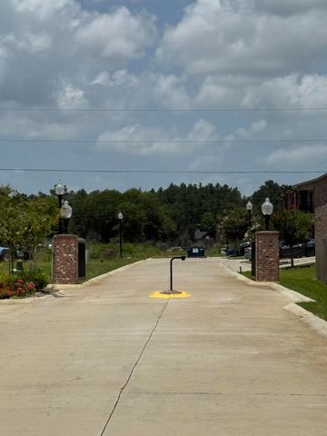 1928 Schovall Cir, Deridder, LA 70634