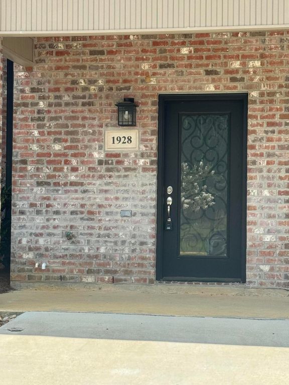 1928 Schovall Cir, Deridder, LA 70634