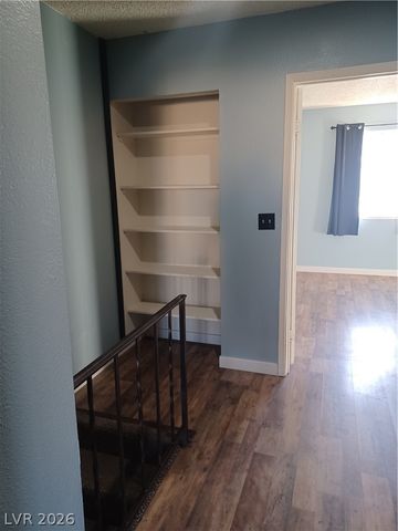 442 Las Casitas Way, Las Vegas, NV 89121