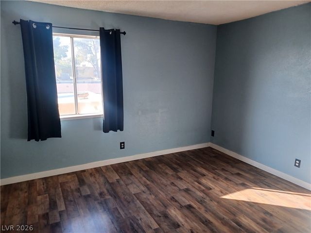 442 Las Casitas Way, Las Vegas, NV 89121