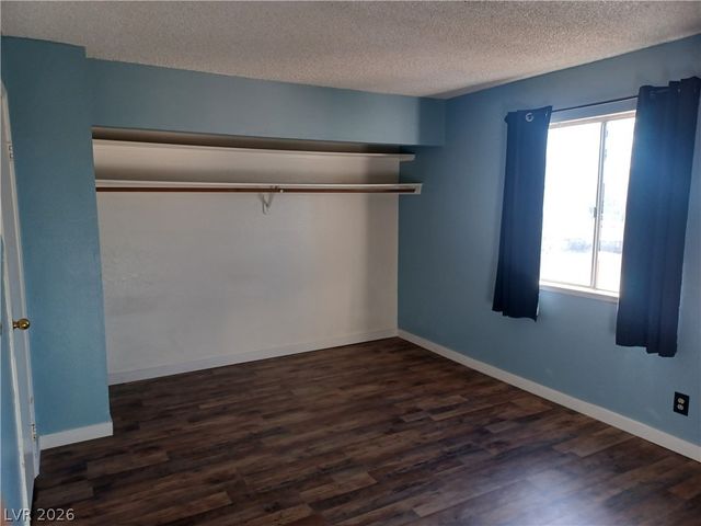 442 Las Casitas Way, Las Vegas, NV 89121