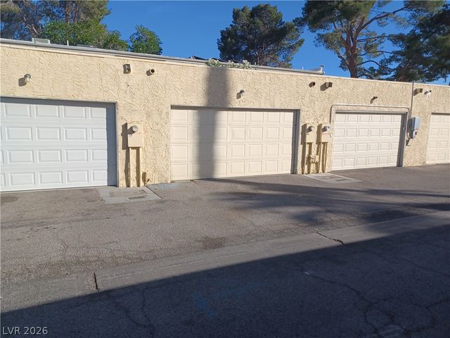 442 Las Casitas Way, Las Vegas, NV 89121