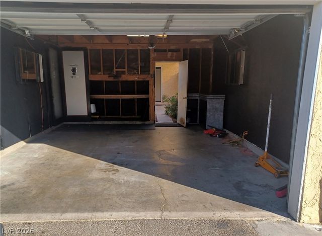 442 Las Casitas Way, Las Vegas, NV 89121