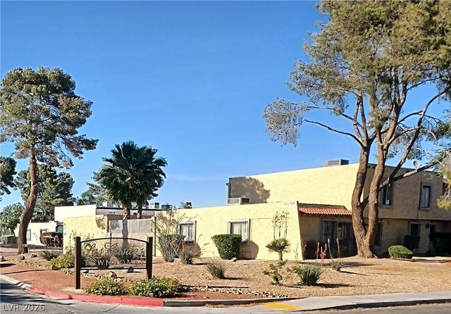 442 Las Casitas Way, Las Vegas, NV 89121