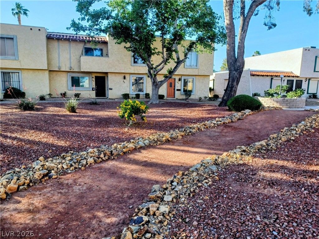 442 Las Casitas Way, Las Vegas, NV 89121