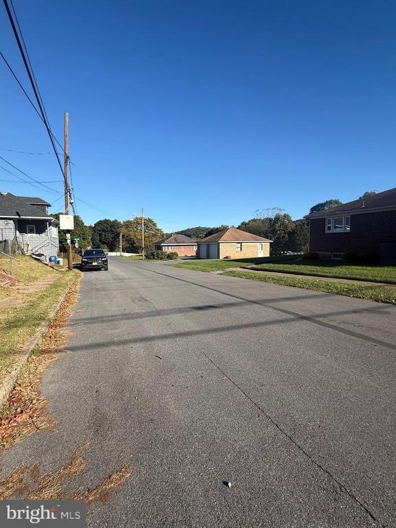 622 FOLK ST, Easton, PA 18042