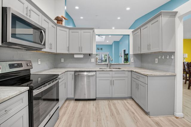 6082 Waldwick Circle, Delray Beach, FL 33484