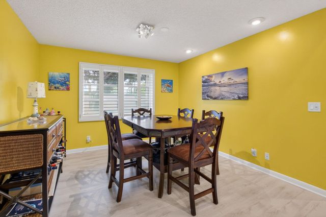 6082 Waldwick Circle, Delray Beach, FL 33484