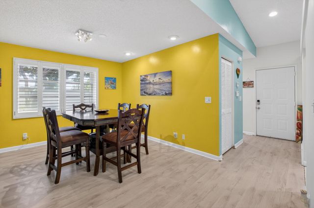 6082 Waldwick Circle, Delray Beach, FL 33484