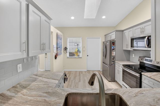 6082 Waldwick Circle, Delray Beach, FL 33484