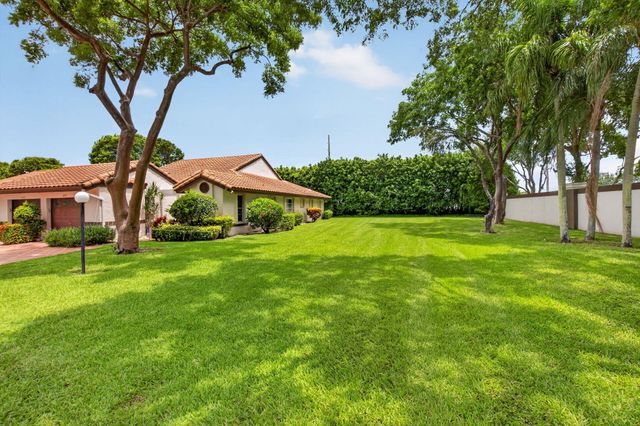 6082 Waldwick Circle, Delray Beach, FL 33484