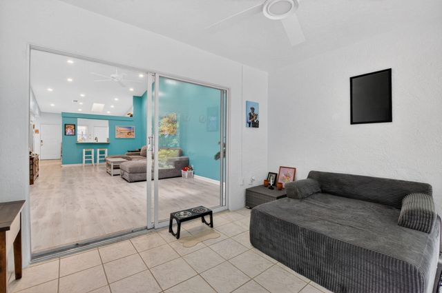 6082 Waldwick Circle, Delray Beach, FL 33484