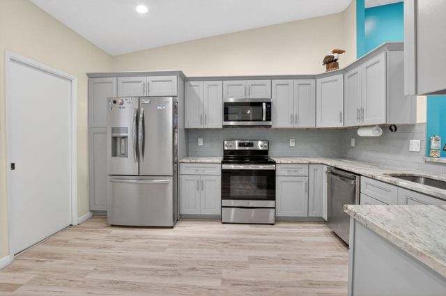 6082 Waldwick Circle, Delray Beach, FL 33484