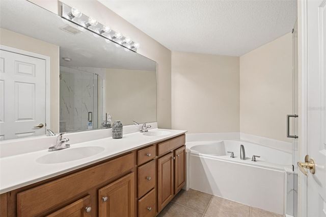 7005 PROSPERITY CIRCLE 2005, Sarasota, FL 34238