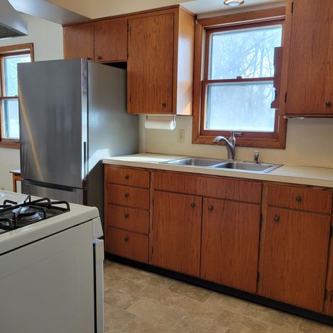 535 E Highland Park Drive NE, Hutchinson, MN 55350