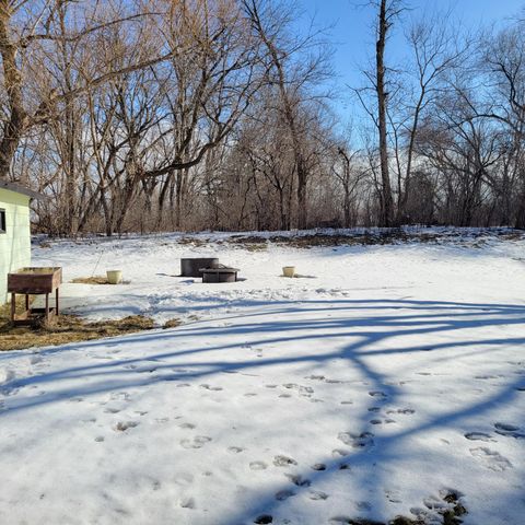 535 E Highland Park Drive NE, Hutchinson, MN 55350