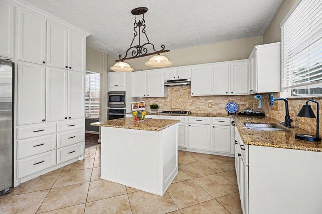 2212 Palm Lagoon Drive, League City, TX 77573