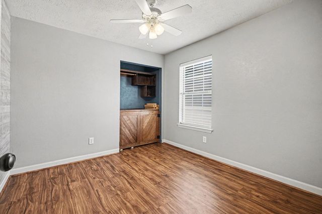 2212 Palm Lagoon Drive, League City, TX 77573