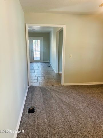 2025 Carolina Place, Joplin, MO 64801