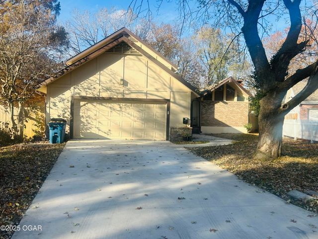 2025 Carolina Place, Joplin, MO 64801