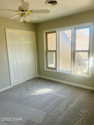 2025 Carolina Place, Joplin, MO 64801