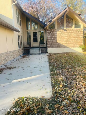 2025 Carolina Place, Joplin, MO 64801