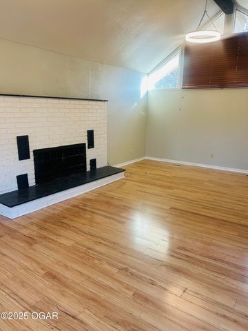 2025 Carolina Place, Joplin, MO 64801