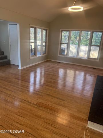 2025 Carolina Place, Joplin, MO 64801