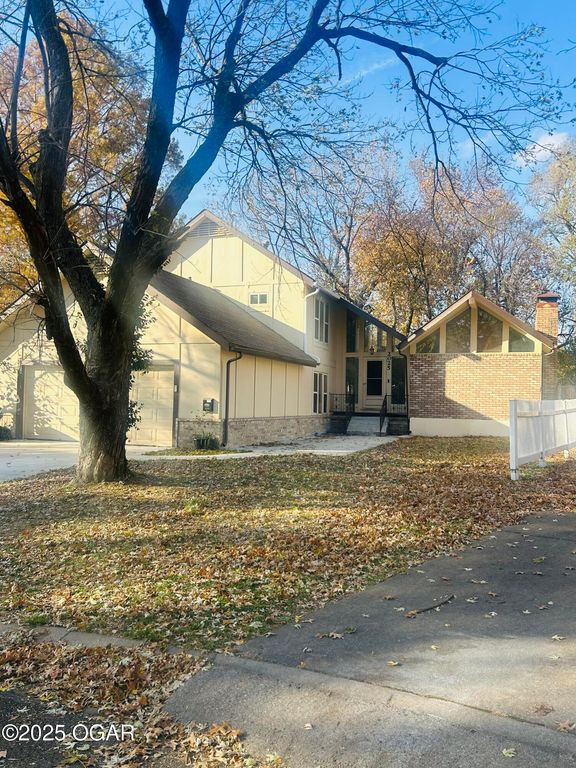 2025 Carolina Place, Joplin, MO 64801