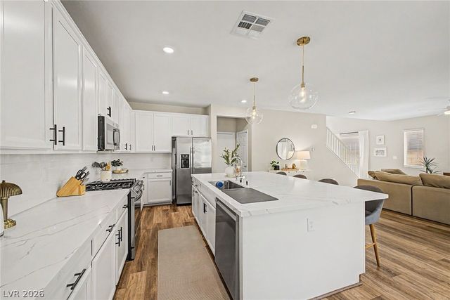 8137 Skye Plum Street, Las Vegas, NV 89166