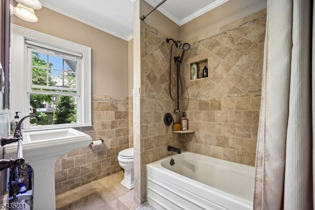 76 MEADOWBROOK Rd, Millburn Twp., NJ 07078