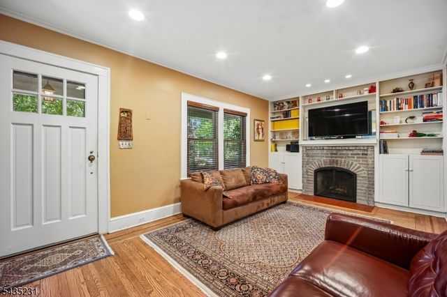 76 MEADOWBROOK Rd, Millburn Twp., NJ 07078