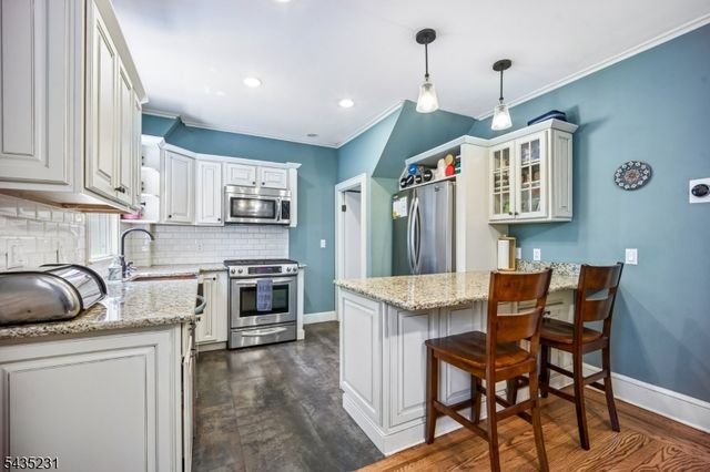 76 MEADOWBROOK Rd, Millburn Twp., NJ 07078